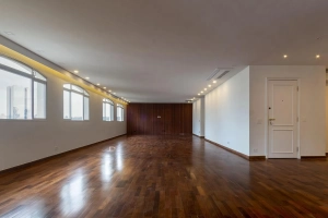 Arlene e Luciene Itaim Bibi 325m² 03 Dormitórios 03 Suítes 4 Vagas