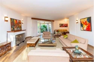 Padrão Jardim Marajoara 371m² 05 Dormitórios 02 Suítes 2 Vagas