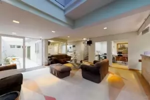 Clínica Indianópolis 335m² 02 Dormitórios 02 Suítes 3 Vagas