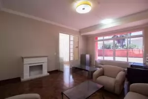 Padrão Pacaembu 452m² 04 Dormitórios 03 Suítes 5 Vagas