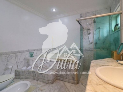 Padrão Santo Amaro 736m² 04 Dormitórios 04 Suítes 6 Vagas