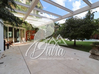 Padrão Santo Amaro 736m² 04 Dormitórios 04 Suítes 6 Vagas
