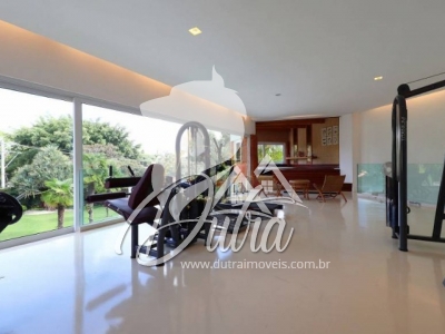 Padrão Santo Amaro 736m² 04 Dormitórios 04 Suítes 6 Vagas