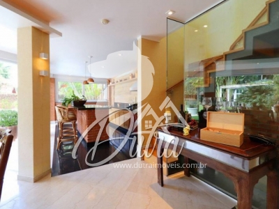 Padrão Santo Amaro 736m² 04 Dormitórios 04 Suítes 6 Vagas