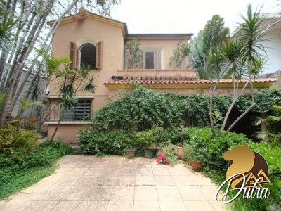 Padrão Jardim Paulista 300m² 03 Dormitórios 01 Suítes 3 Vagas