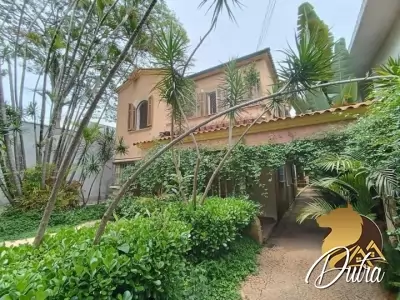 Padrão Jardim Paulista 300m² 03 Dormitórios 01 Suítes 3 Vagas