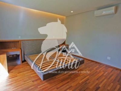 Casa Jardim Paulistano 390m² 4 Suítes 4 Vagas Depósito