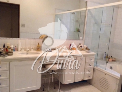 Sobrado Cidade Jardim 530m² 05 Dormitórios 05 Suítes 4 Vagas