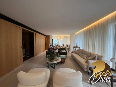 Edifício Leopoldo 1201 Itaim Bibi 269m² 04 Dormitórios 04 Suítes 4 Vagas
