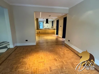 Padrão Jardim Europa 240m² 04 Dormitórios 02 Suítes 3 Vagas