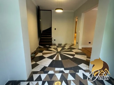 Padrão Jardim Europa 240m² 04 Dormitórios 02 Suítes 3 Vagas