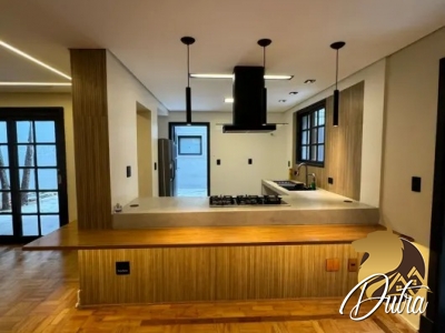 Padrão Jardim Europa 240m² 04 Dormitórios 02 Suítes 3 Vagas