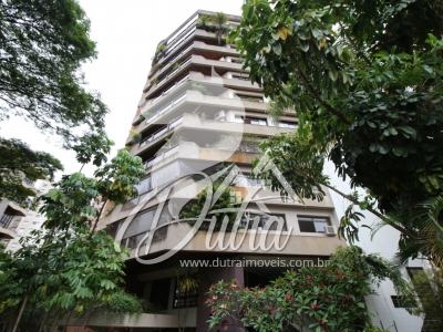 Saint Charbel Moema Pássaros 834m² Cobertura Duplex 5 Suítes 4 Vagas