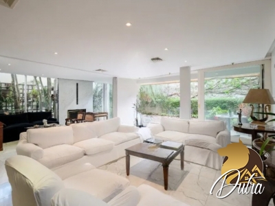 Padrão Jardim Europa 300m² 03 Dormitórios 02 Suítes 3 Vagas