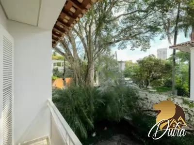 Padrão Jardim Europa 300m² 03 Dormitórios 02 Suítes 3 Vagas