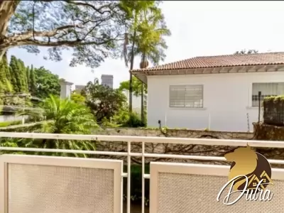 Padrão Jardim Europa 300m² 03 Dormitórios 02 Suítes 3 Vagas