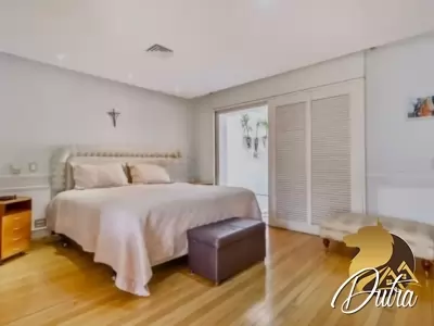 Padrão Jardim Europa 300m² 03 Dormitórios 02 Suítes 3 Vagas