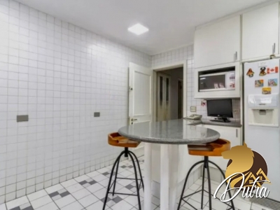 Padrão Jardim Europa 300m² 03 Dormitórios 02 Suítes 3 Vagas