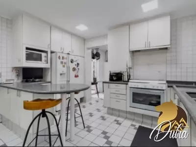 Padrão Jardim Europa 300m² 03 Dormitórios 02 Suítes 3 Vagas