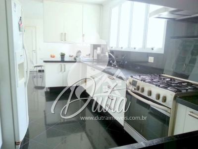 Maison Charlotte Vila Nova Conceição 360m² 04 Dormitórios 04 Suítes 5 Vagas