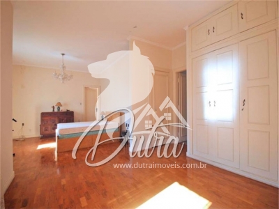 Padrão Jardim Europa 523m² 06 Dormitórios 03 Suítes 8 Vagas