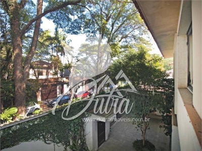 Padrão Jardim Europa 523m² 06 Dormitórios 03 Suítes 8 Vagas