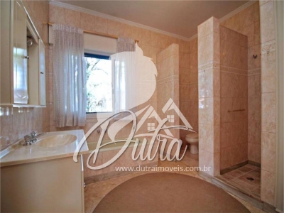 Padrão Jardim Europa 523m² 06 Dormitórios 03 Suítes 8 Vagas