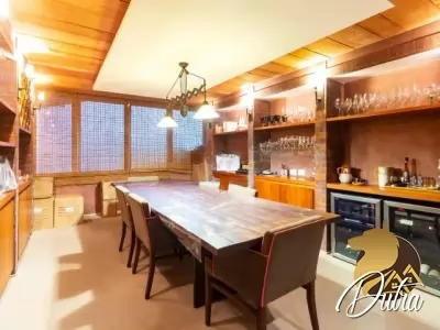 Padrão Jardim Paulista 1460m² 05 Dormitórios 05 Suítes 10 Vagas