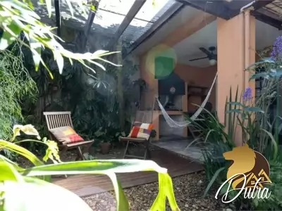 Sobrado Alto de Pinheiros 215m² 03 Dormitórios 01 Suítes 2 Vagas