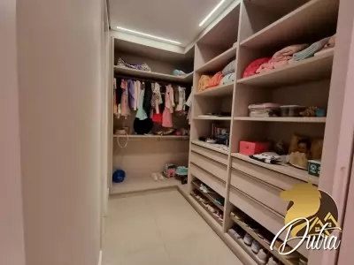 Padrão Jardim Europa 415m² 04 Dormitórios 04 Suítes 3 Vagas