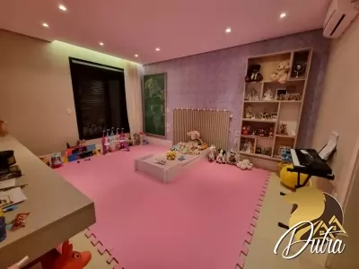 Padrão Jardim Europa 415m² 04 Dormitórios 04 Suítes 3 Vagas