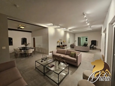 Casa de Vila Jardim Morumbi 695m² 05 Dormitórios 04 Suítes 10 Vagas