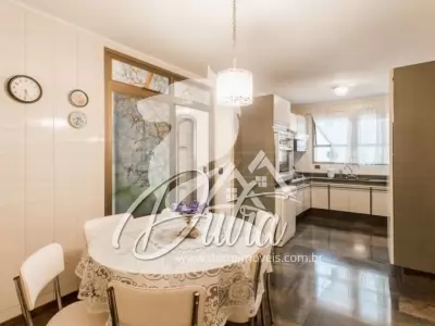 Mansão das Tulipas Campo Belo 440m² 04 Dormitórios 03 Suítes 4 Vagas