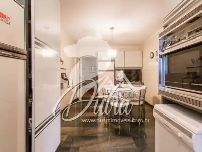 Mansão das Tulipas Campo Belo 440m² 04 Dormitórios 03 Suítes 4 Vagas