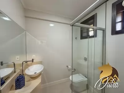 Morada dos Pinheiros Morada dos Pinheiros (Aldeia da Serra) 536m² 04 Dormitórios 04 Suítes 4 Vagas