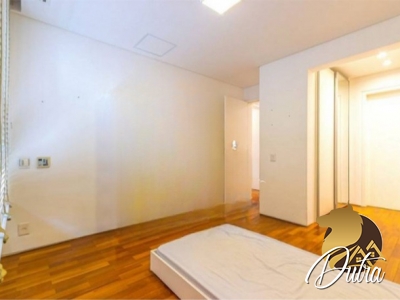 Padrão Jardim Paulista 495m² 03 Dormitórios 03 Suítes 3 Vagas
