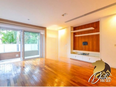 Padrão Jardim Paulista 495m² 03 Dormitórios 03 Suítes 3 Vagas