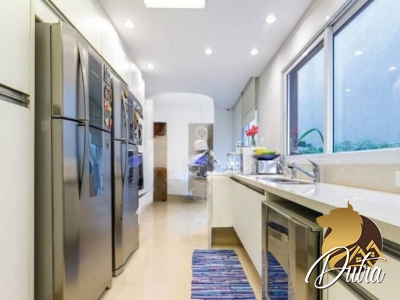 Padrão Jardim Paulista 495m² 03 Dormitórios 03 Suítes 3 Vagas