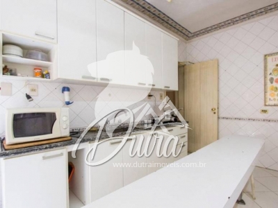 Padrão Jardim América 1062m² 03 Dormitórios 02 Suítes 4 Vagas