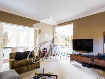 Padrão Jardim América 1062m² 03 Dormitórios 02 Suítes 4 Vagas