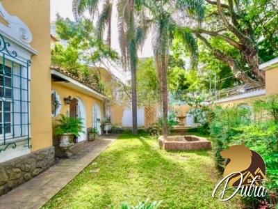 Padrão Jardim América 617m² 04 Dormitórios 03 Suítes 8 Vagas