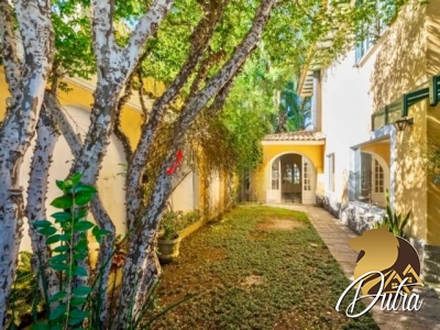 Padrão Jardim América 617m² 04 Dormitórios 03 Suítes 8 Vagas