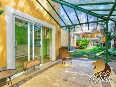 Padrão Jardim América 617m² 04 Dormitórios 03 Suítes 8 Vagas