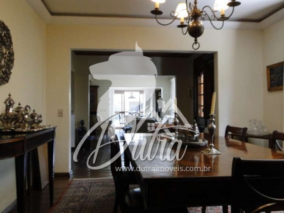 Casa Jardim Paulista 438m² 4 Suítes 4 Vagas