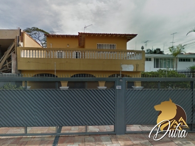 Padrão Jardim Paulista 390m² 04 Dormitórios 01 Suítes 6 Vagas