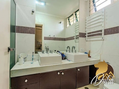 Padrão Alto de Pinheiros 230m² 04 Dormitórios 02 Suítes 4 Vagas