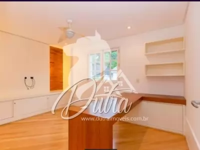 Casa de Condomínio Santo Amaro 300m² 04 Dormitórios 02 Suítes 4 Vagas