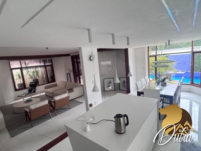 Padrão Jardim Riviera 292m² 03 Dormitórios 03 Suítes 4 Vagas