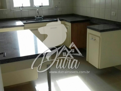 Cananéia Campo Belo 142m² 04 Dormitórios 01 Suítes 3 Vagas