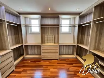 Padrão Jardim América 697m² 04 Dormitórios 04 Suítes 8 Vagas